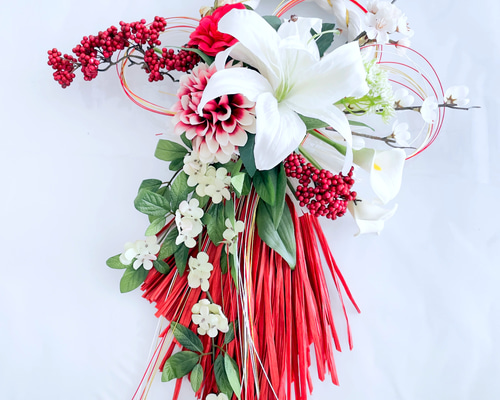 260.お正月飾り　カサブランカ　しめ縄　しめ縄飾り お正月＊優美なカサブランカとカラー麗ダリアの豪華なお正月しめ縄飾り