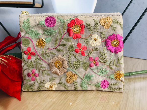 インド刺繍☆カードケース☆印鑑☆アクセサリー☆メイクポーチ☆リネン生地☆14cmファスナー 1枚目の画像