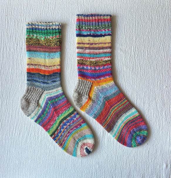 happy scrappy socks ✳︎ 1枚目の画像