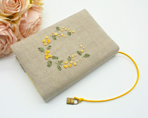 手刺繍 ミモザの花咲く文庫本用ブックカバー ブックカバー