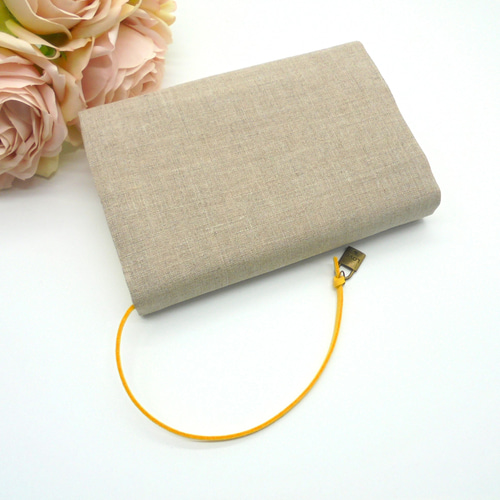 手刺繍 ミモザの花咲く文庫本用ブックカバー ブックカバー Atelier