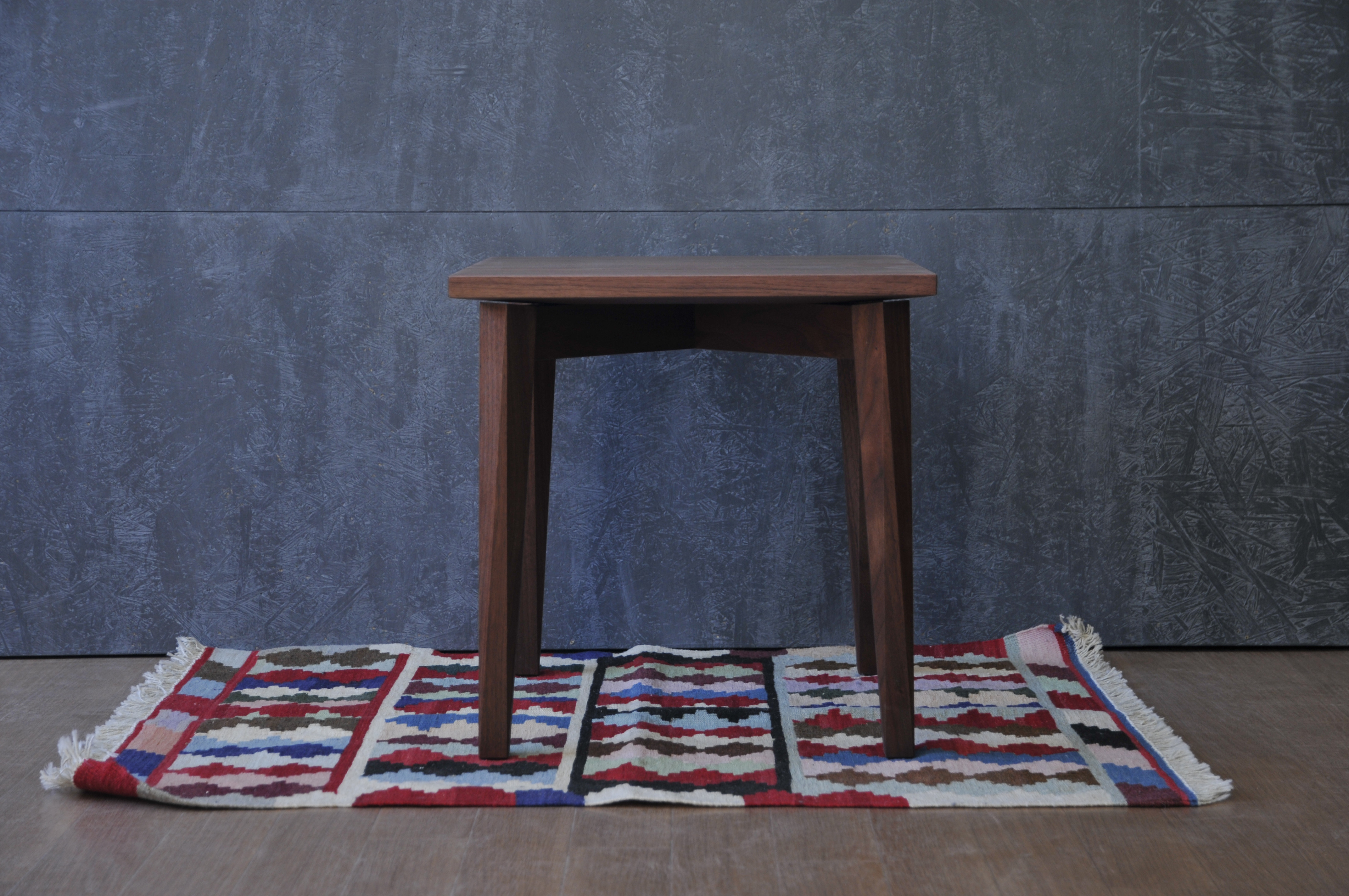 サイドテーブル