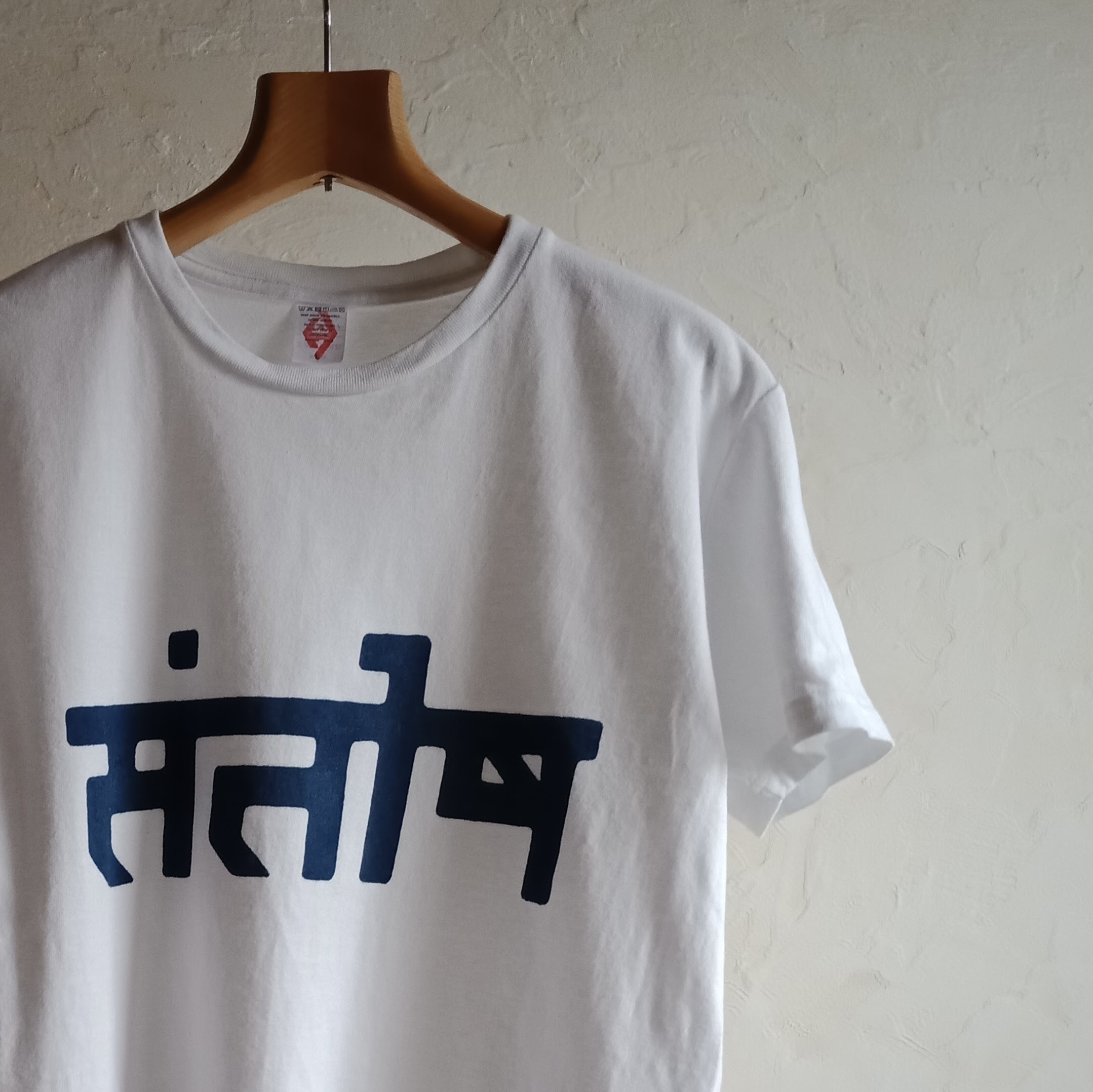 「サントーシャ」　藍染め　Tシャツ