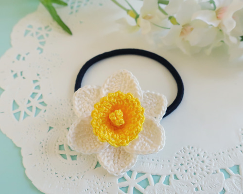 早春の光に咲く、静かな花｜水仙のヘアゴム ヘアゴム MAKINA｜四季を