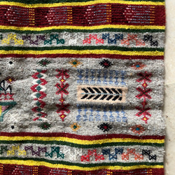 手織りキリム　ベルベルアマジグの文様をカラフルに細かく織り込んだ　キリムM ガフサ86　約80X128㎝ 3枚目の画像