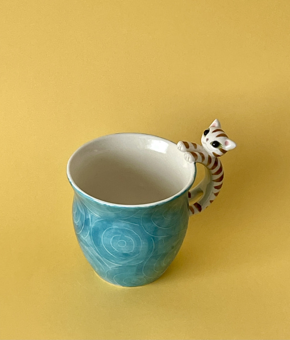 猫取っ手マグ(茶トラ猫)『猫のマグカップ』 1枚目の画像