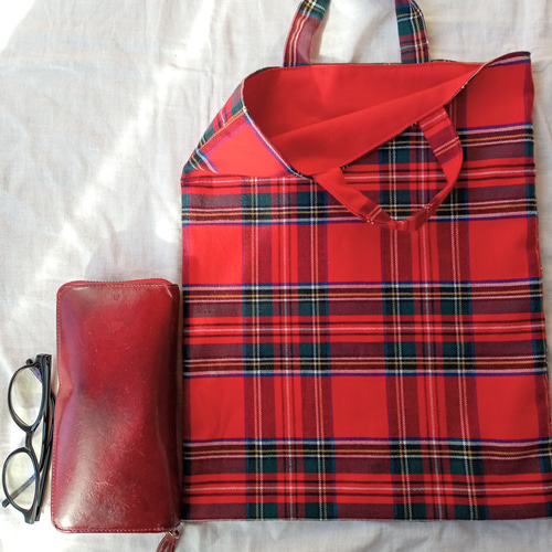 可愛い❤定番の赤タータンチェック☆縦長トートバッグ トートバッグ M