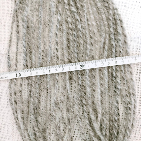 Woolly★手紡ぎ糸セット (グレー杢糸＆オフホワイト）計161g 4枚目の画像