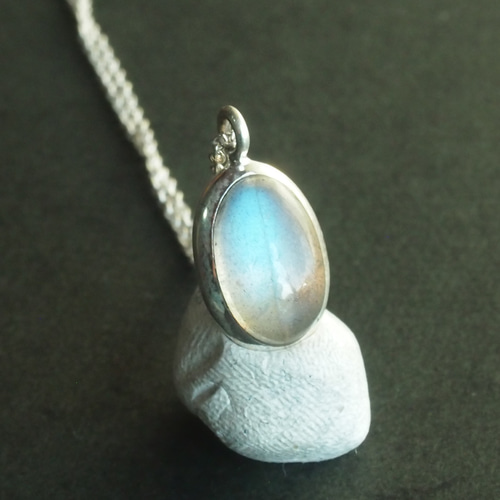 天然石ラブラドライトシルバーペンダントトップ