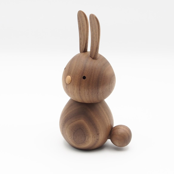 木製干支飾り ウサギ(卯) こげ茶or白 4枚目の画像