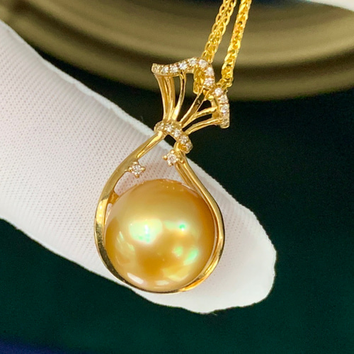 高級】南洋真珠 ダイヤモンド付きペンダントトップk18 ペンダント