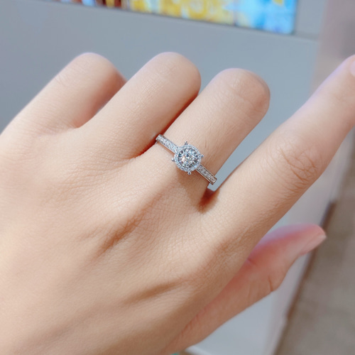 天然ダイヤモンドリング プラチナ鑑定書付ダイヤモンドリング（0.27カラット）(RKR351