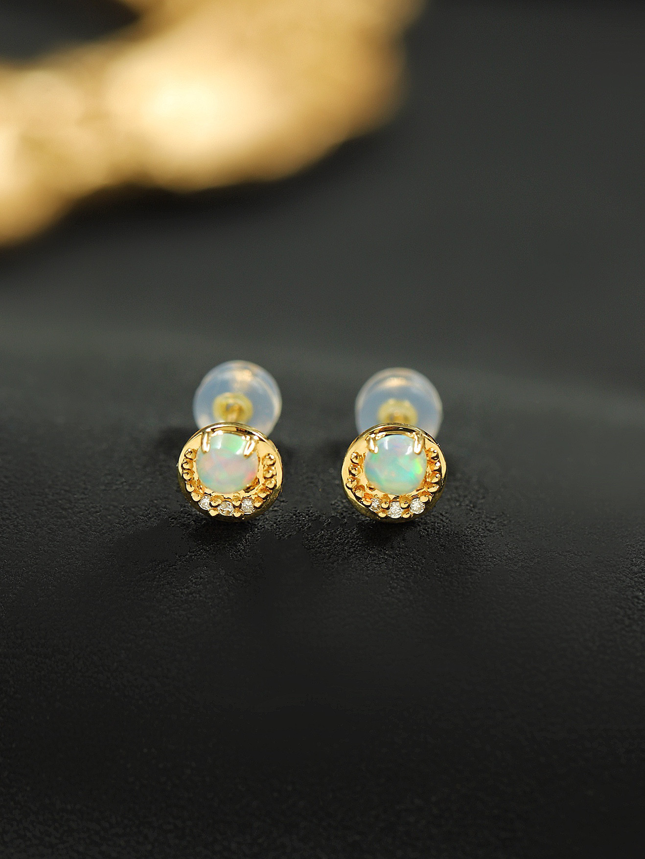 人気の新製品 天然ダイヤモンド付きオパールピアスk18 ピアス