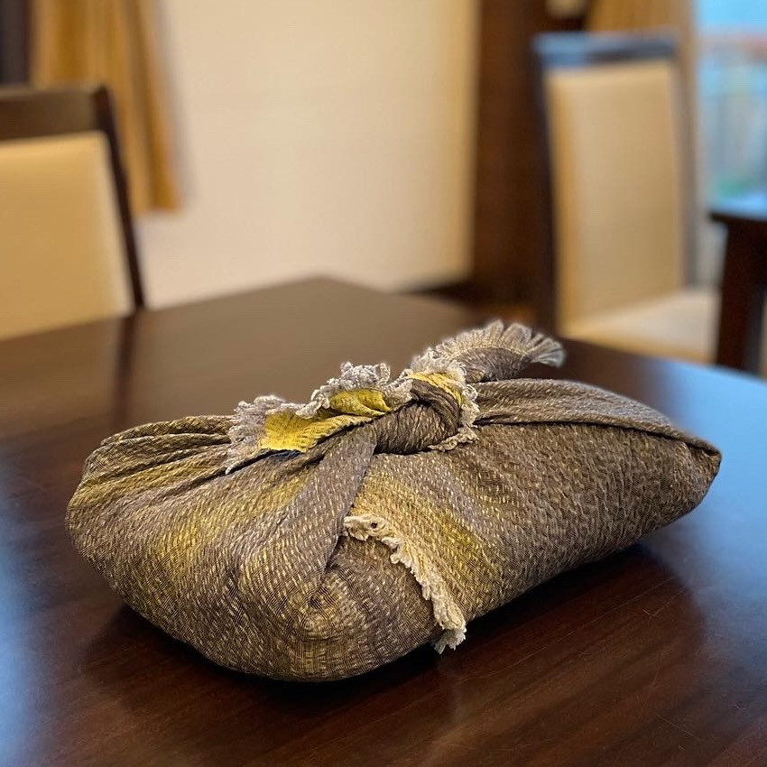 橙緑屋　正絹うずらちりめんスカーフ　二巾　絹100% 送料無料