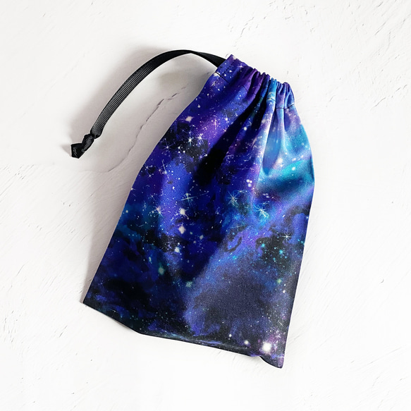 星と銀河の宇宙柄 巾着袋 1枚目の画像