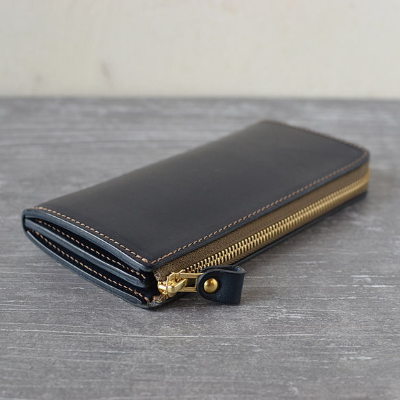 少し小ぶりな長財布「ティオ・ネイビー」 2枚目の画像