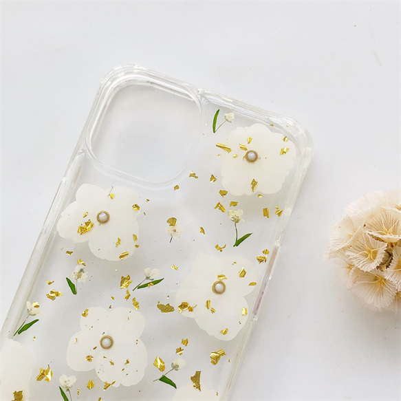 白い紫陽花 スマホショルダー  iPhone14Pro/SE/13 押し花ケース スマホリング 斜め掛け 6枚目の画像