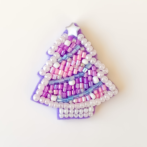 針葉樹のクリスマスツリー pearly purple 【ブローチ/ヘアゴム/ボールチェーン】 3枚目の画像