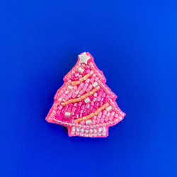 針葉樹のクリスマスツリー magenta pink 【ブローチ/ヘアゴム/ボールチェーン】 2枚目の画像