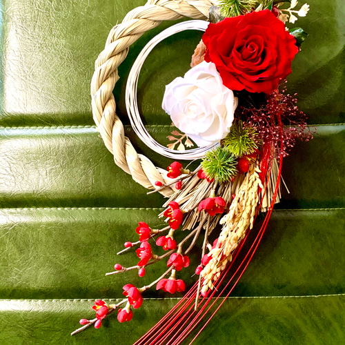 しめ縄飾り＊大輪薔薇のお花＊お正月 しめ縄・しめ飾り 花工房 萩奈