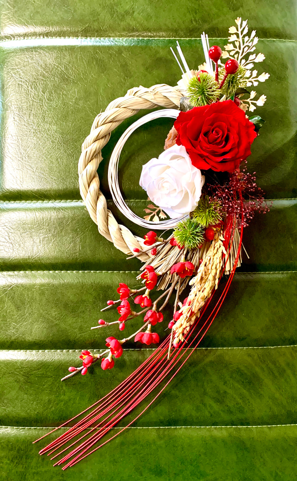 しめ縄飾り＊大輪薔薇のお花＊お正月 しめ縄・しめ飾り 花工房 萩奈