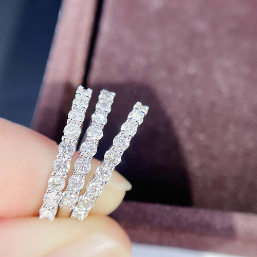 K18　天然ダイヤモンド　ハ‐フエタニティリング　可愛い指輪　アクセサリー