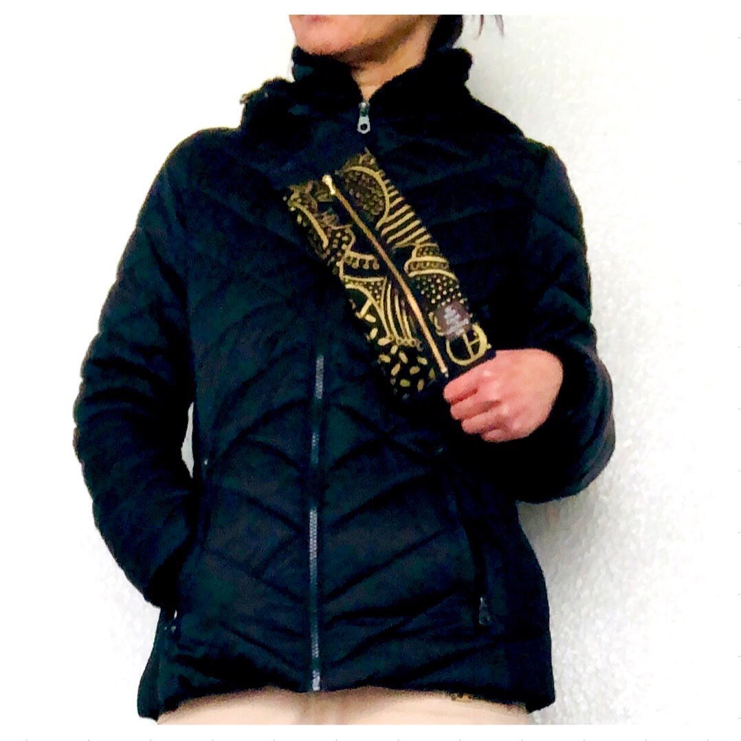 新作★縦長ラインでスッキリ美スタイル！コンパクトスマートボディバッグ (import)　M【African Lady】