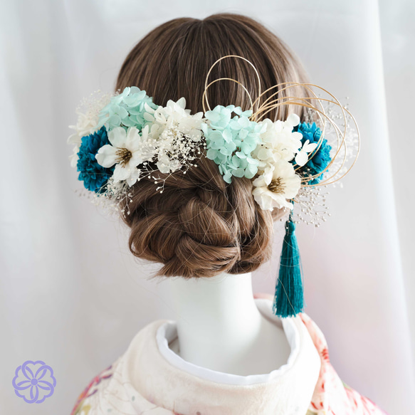 髪飾り　ターコイズブルーと林檎の花の髪かざり　成人式　卒業式　結婚式　振袖　着物　和装　ヘアアクセサリー　髪かざり　留袖 1枚目の画像
