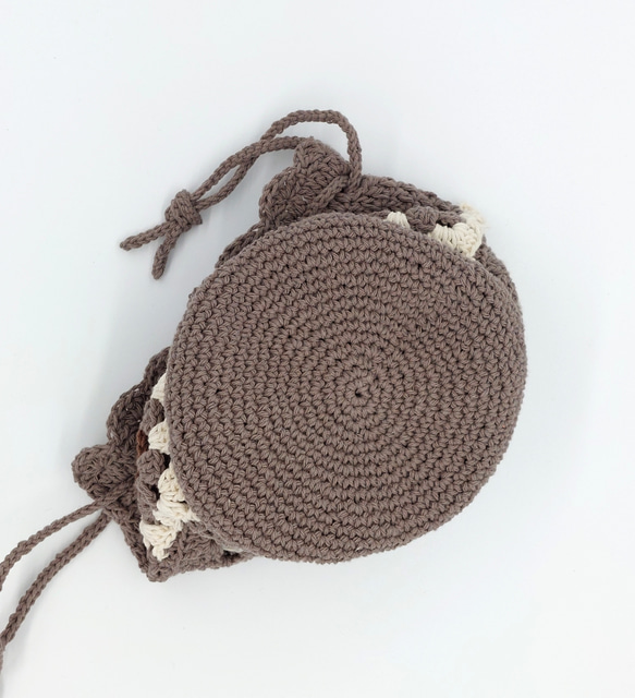 【かぎ針編みセール】　手編みのコロンと巾着　スクエアモチーフ 11枚目の画像