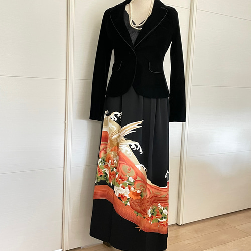 黒留袖リメイク 華やかな尾長鳥 ロングスカート 正絹 フリーサイズ