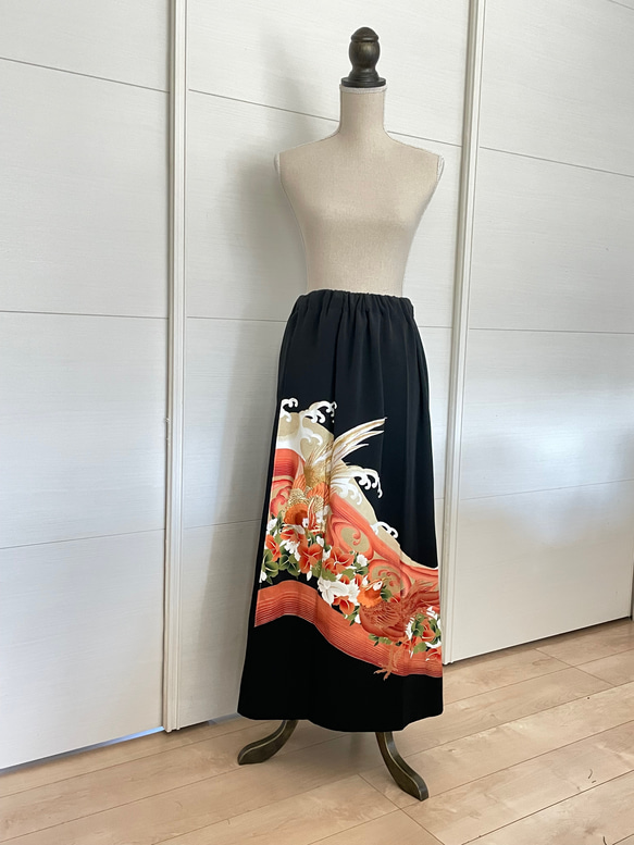 着物リメイク　ふくよかさんサイズの正絹ちりめんロングワンピース（花柄） 着物リメイク ふくよかさんサイズの正絹ちりめんロング