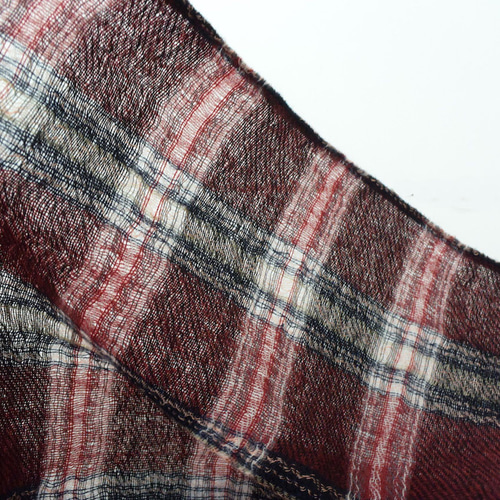 受注制作】タータンチェックのウールガーゼの大判ストール レッド