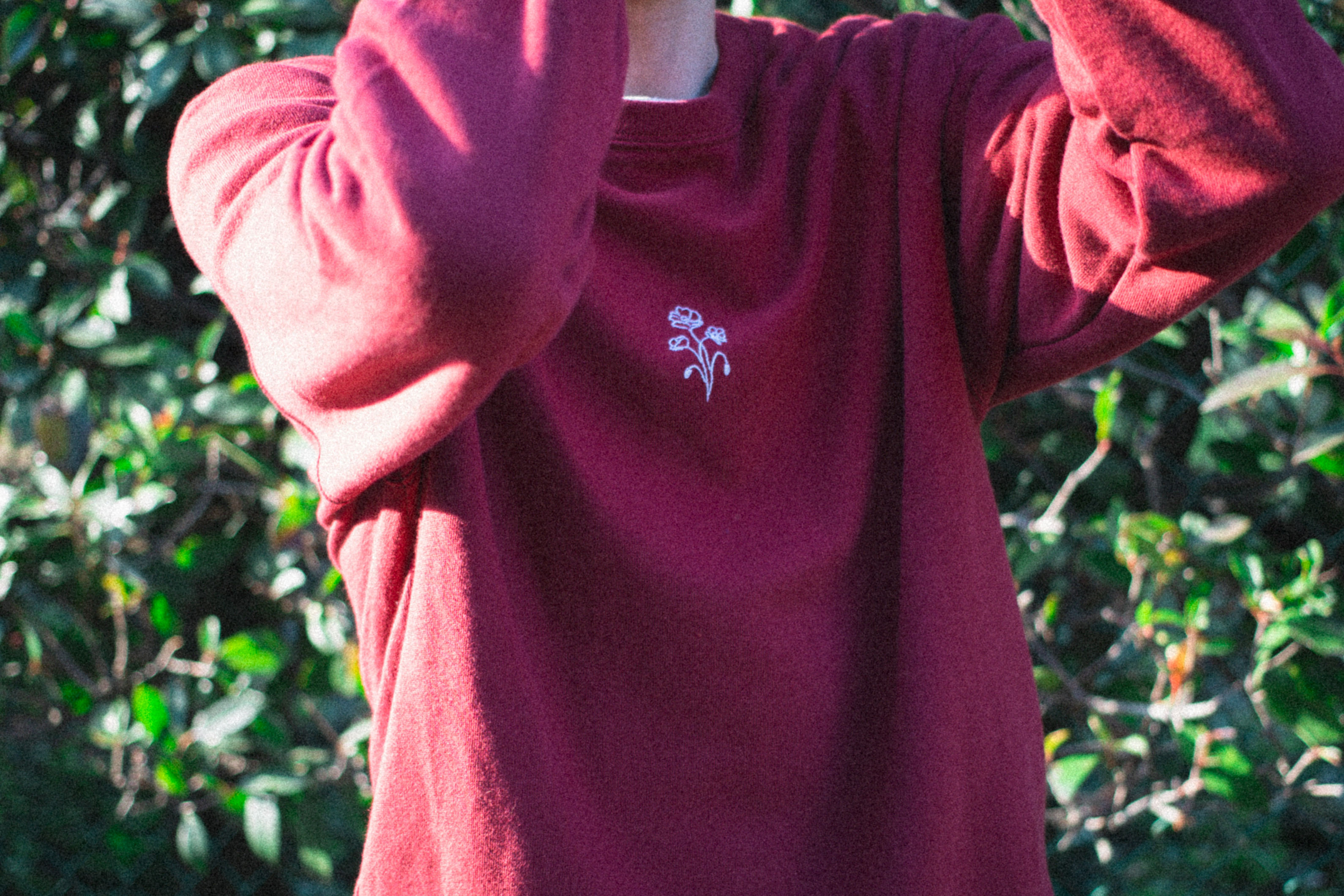 "ポピー(outline)"  手刺繍 スウェット・トレーナー (フーディへ変更可) バーガンディ 受注制作