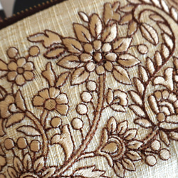 【送料無料】刺繍リボンのミニポーチ　-ベージュベースにお花模様の刺繍リボン- 3枚目の画像