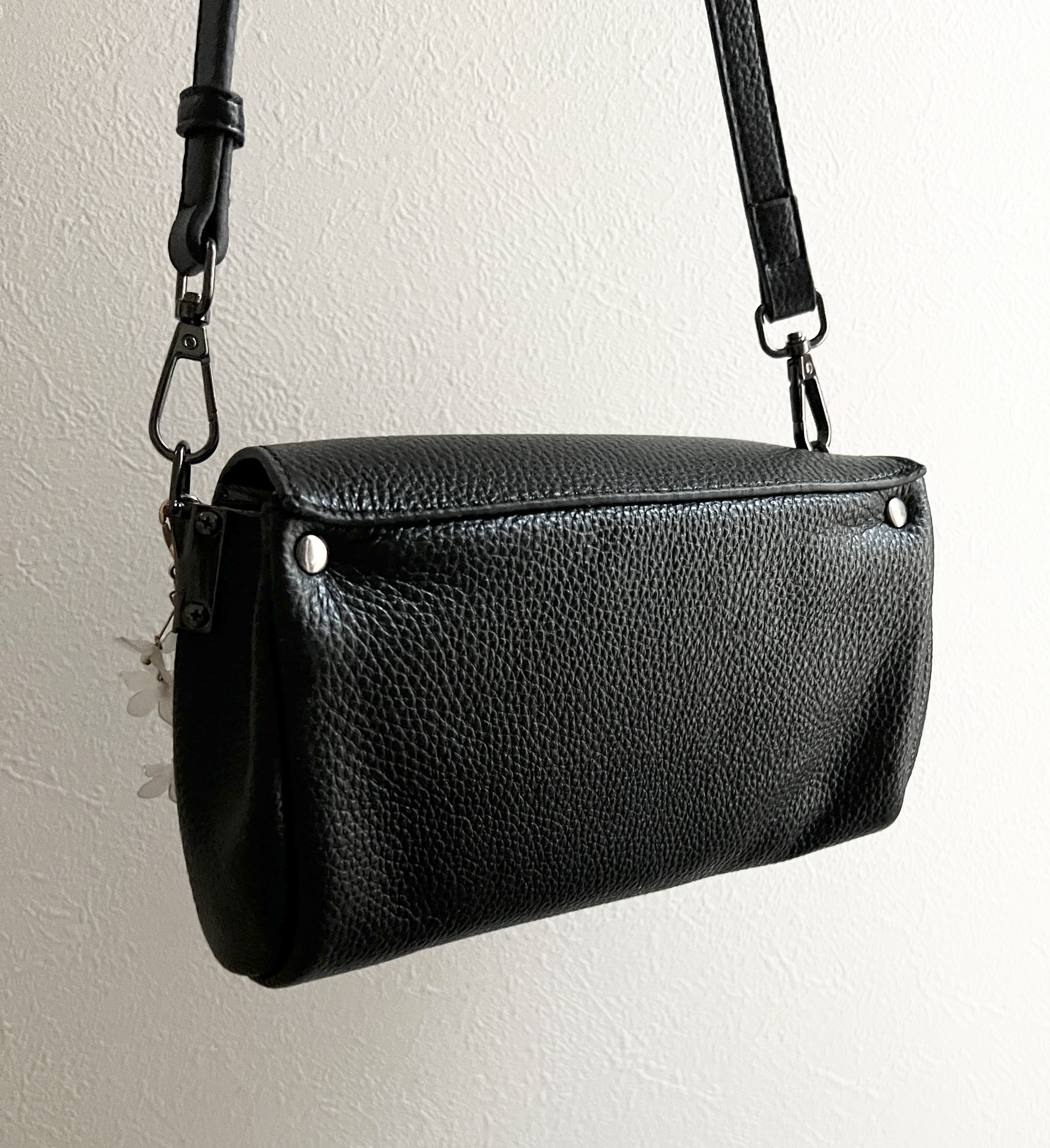 本革　柔らか　スマホポーチ スマホポシェット ショルダーバッグ　牛革 斜めがけ