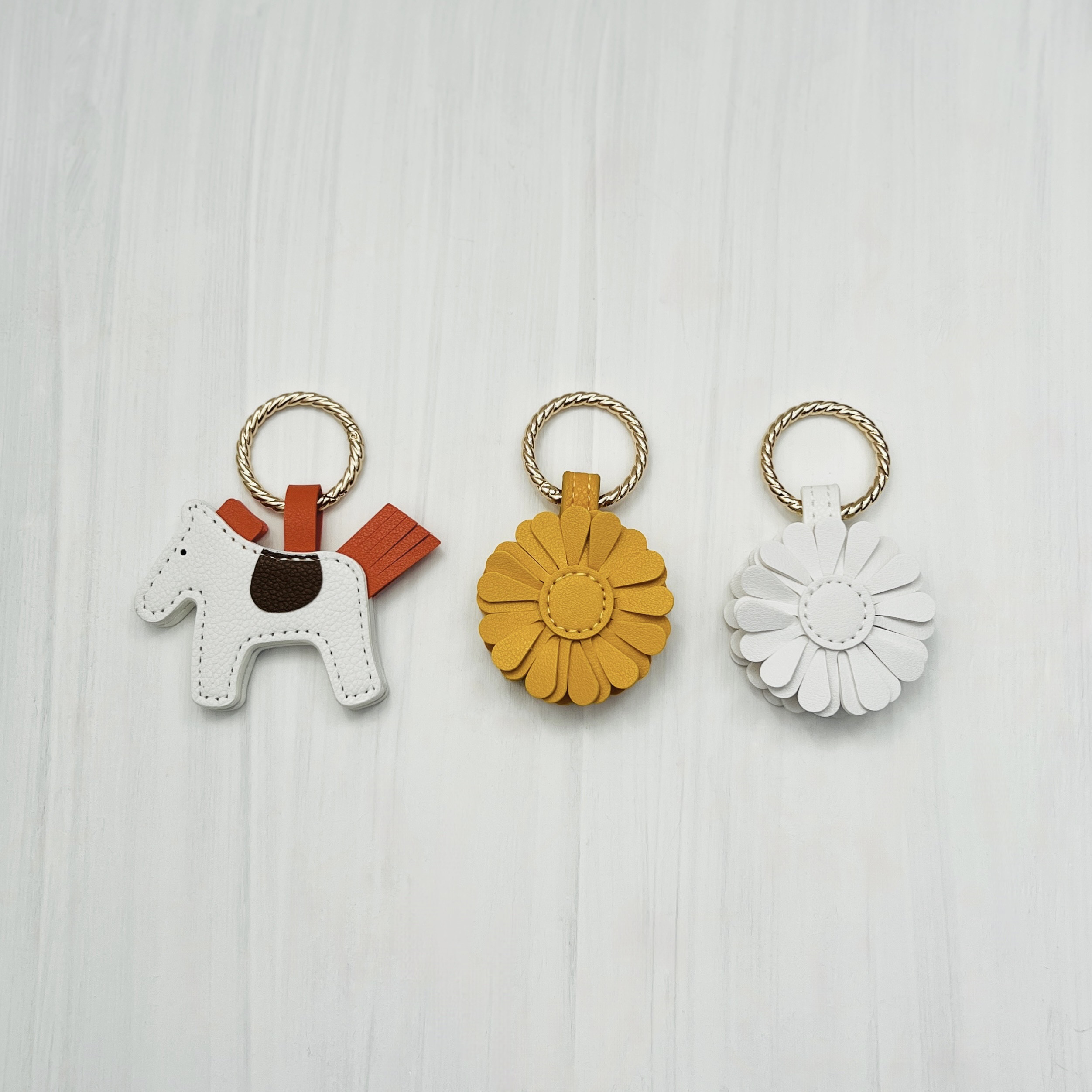 本革　柔らか　スマホポーチ スマホポシェット ショルダーバッグ　牛革 斜めがけ