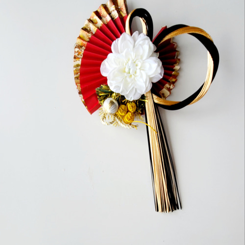 再販黒金水引結び白ダリア赤扇ミニ金俵しめ縄 正月 正月飾り 正月