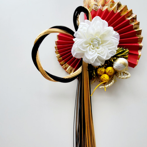 再販黒金水引結び白ダリア赤扇ミニ金俵しめ縄 正月 正月飾り 正月