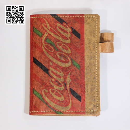 手帳カバー ダンボールで作ったA6判（文庫版）手帳カバー コカコーラ