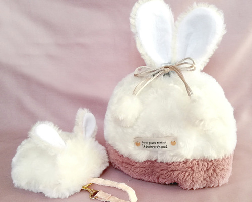 ホワイトファーポーチ 巾着型 0313f104c050af357e7d0fd2efe52d