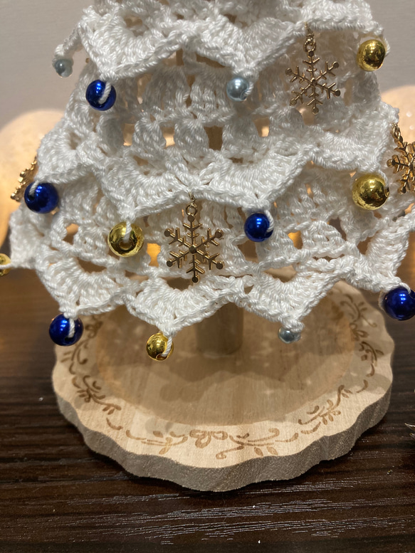 クリスマスツリー　ハンドメイド　手編み　インテリア　　ホワイト　置物　雪の結晶 4枚目の画像