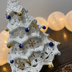 クリスマスツリー　ハンドメイド　手編み　インテリア　　ホワイト　置物　雪の結晶 2枚目の画像