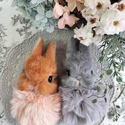羊毛フェルトうさぎのぽんぽんチャーム(ネザーランドドワーフ