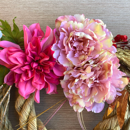 大きめサイズ・一点物【お正月】豪華 お花いっぱいのしめ縄リース ー