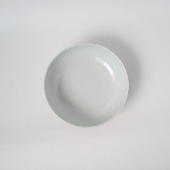 透明釉 葉文しのぎ5.5寸鉢　　シンプル　和食器　白　カレー皿　丼　麺 4枚目の画像