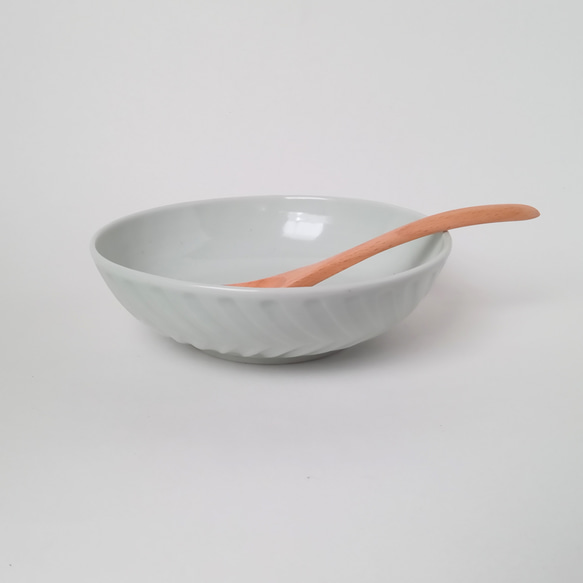 透明釉 葉文しのぎ5.5寸鉢　　シンプル　和食器　白　カレー皿　丼　麺 7枚目の画像