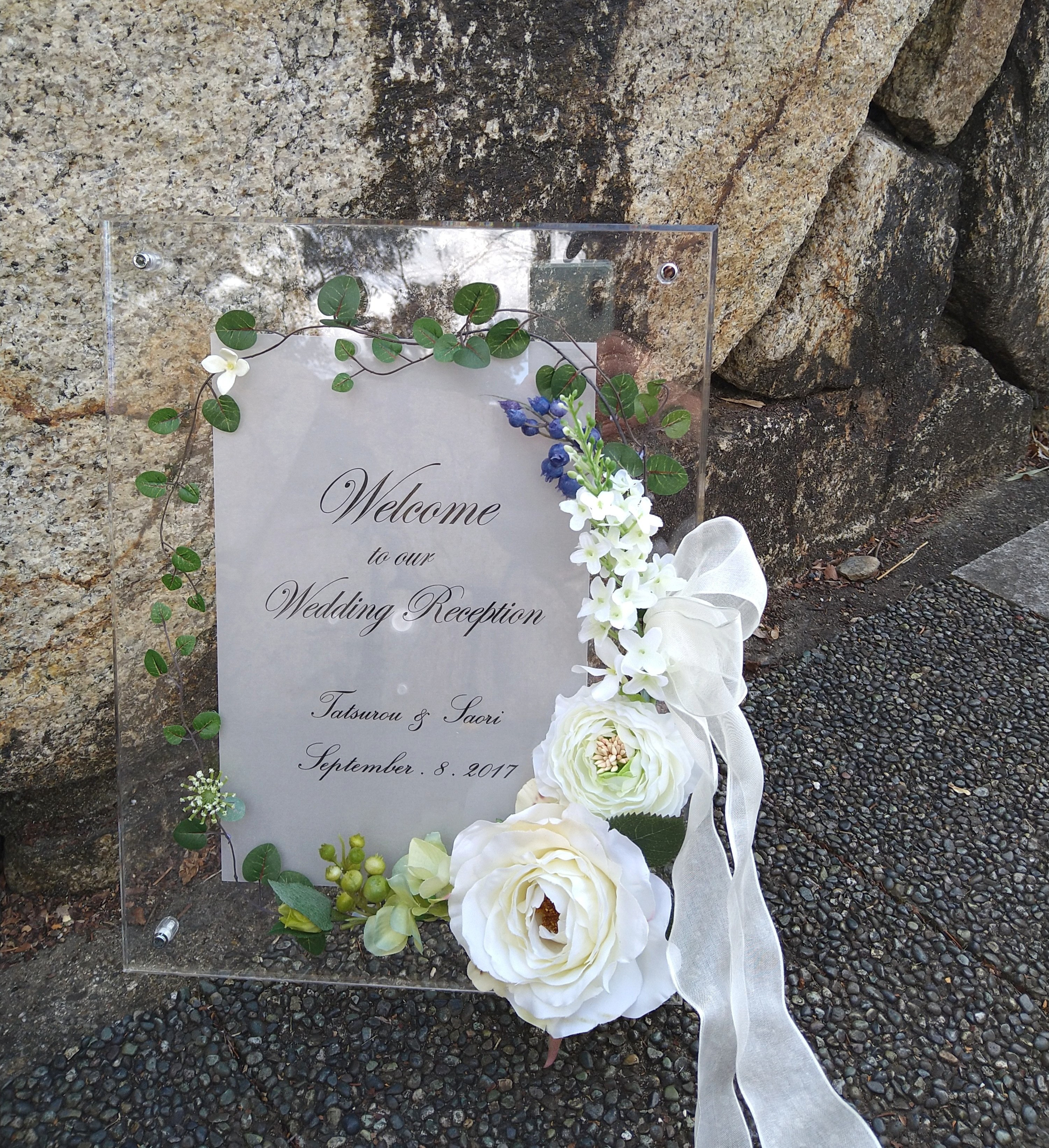 結婚式 花 ウェルカムボード（クリアー＆ホワイトローズ＆ライラック）ガーデンウェディング エレガント おしゃれ 結婚祝も