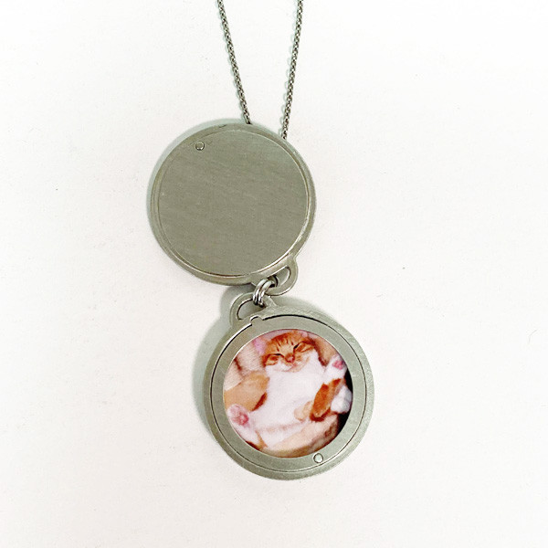 コインロケット（シルバーカラー）　シンプルなロケットペンダント　刻印＆写真加工可能　写真入れ　レディース　メンズ