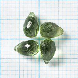 2粒売り　宝石質グリーンアパタイトAAA　ドロップ　ブリオレットカット 3枚目の画像
