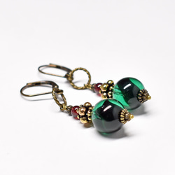 圓形綠色德國復古珠和石榴石耳環 第4張的照片
